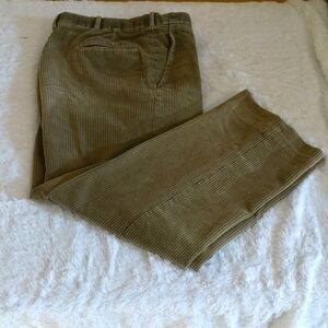 Confections Antico| Tan Zippered Corduroy with 3 Pockets